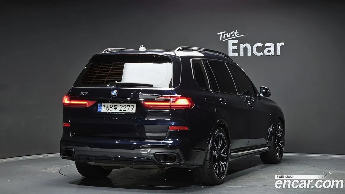 BMW X7 — фото 2