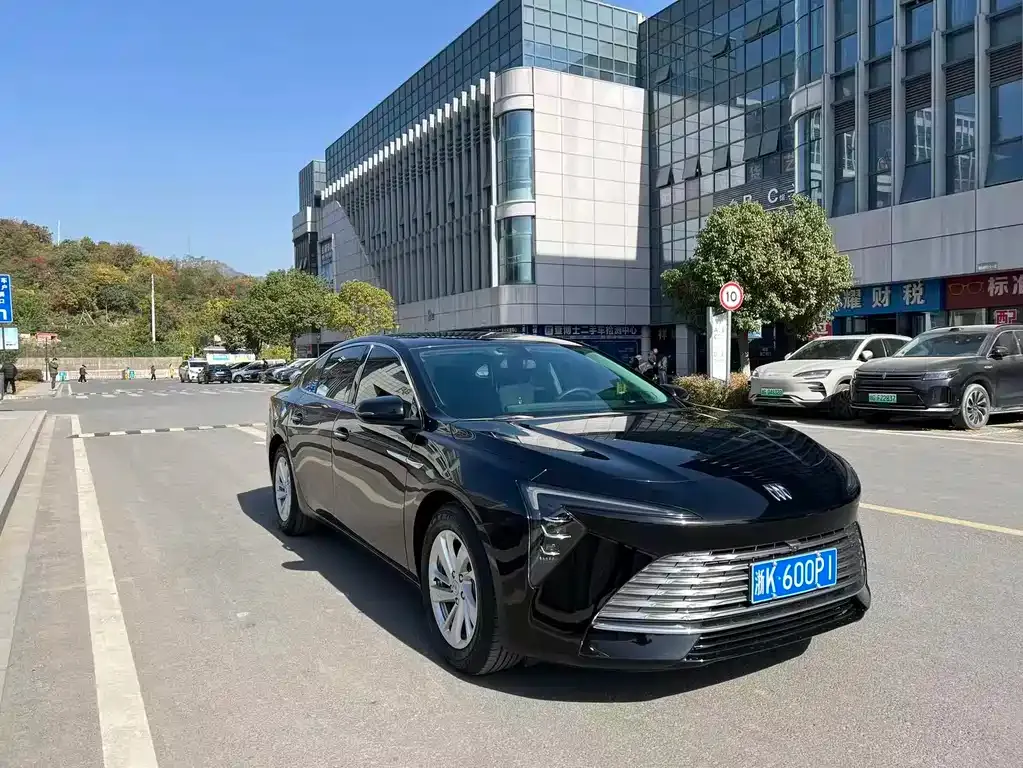Buick LaCrosse 2024 из CN, фото 2