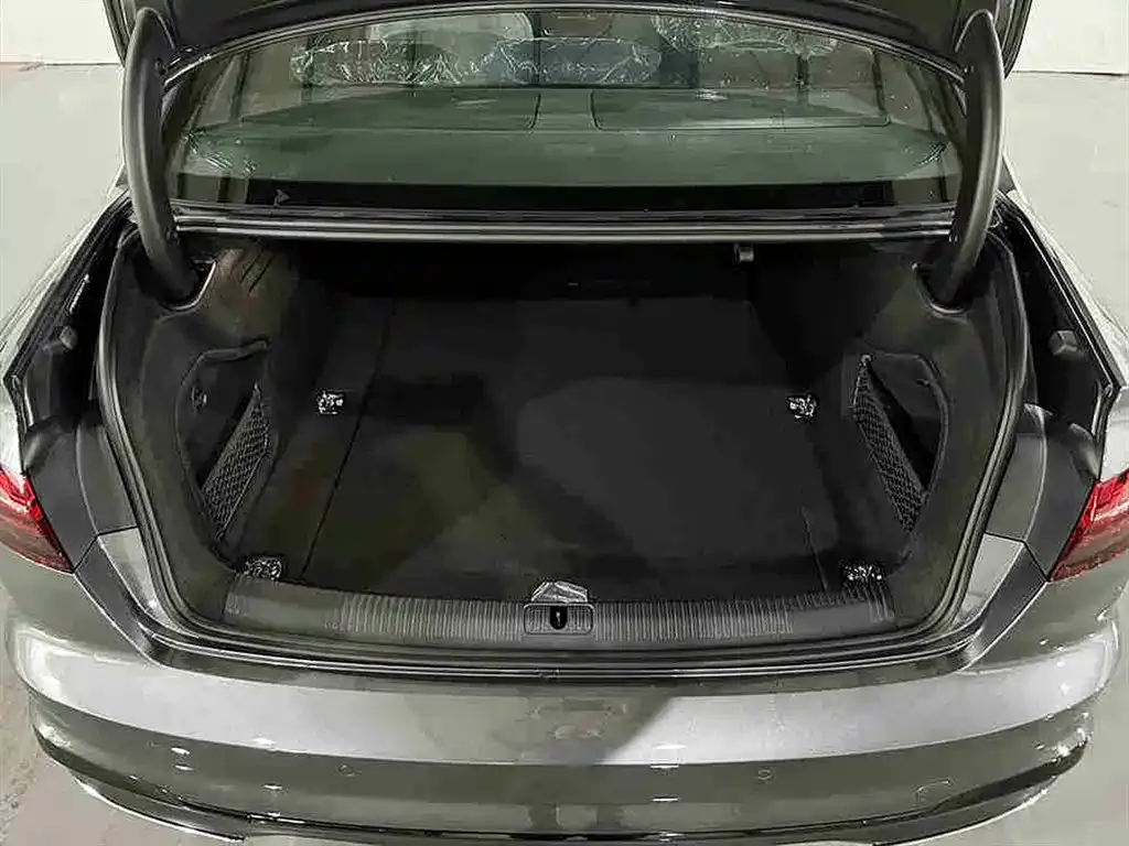 Audi A4L 2025 из CN, фото 6