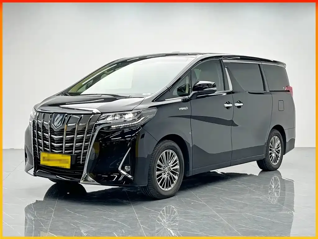 Toyota Alphard — фото 1