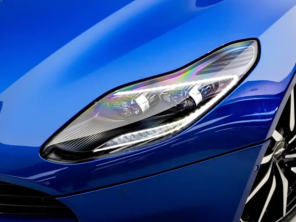 Aston Martin DB11 2023 из CN, фото 7