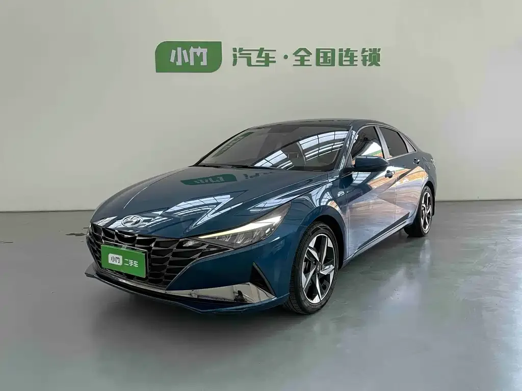 Hyundai Elantra — фото 1