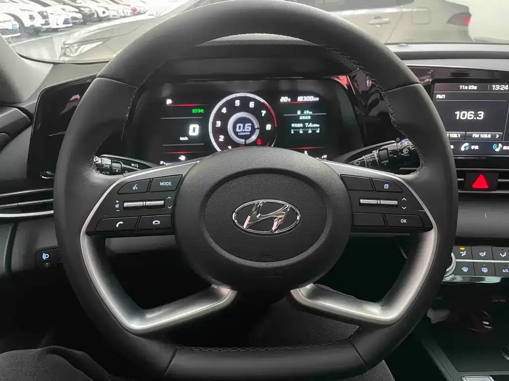 Hyundai Elantra — фото 8