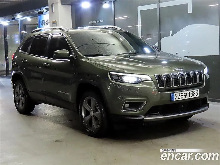 Jeep Cherokee — фото 1