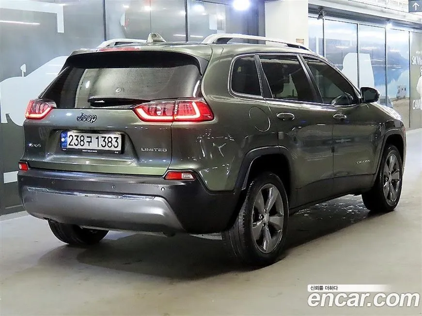 Jeep Cherokee — фото 4
