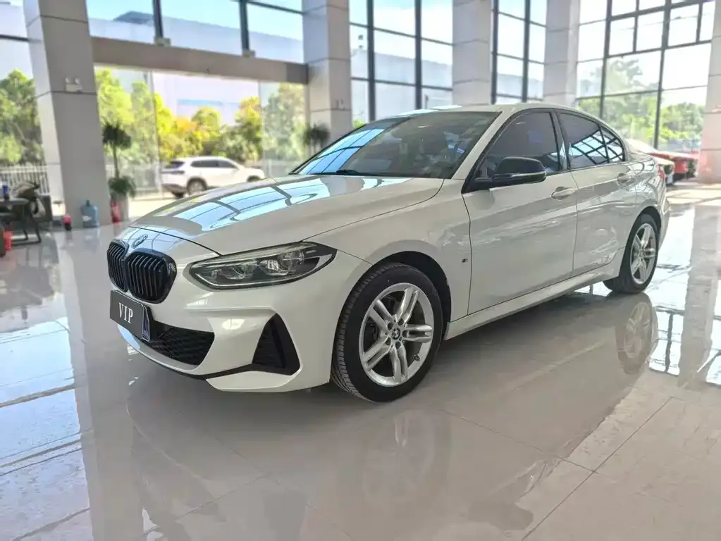 BMW 1 Series — фото 1