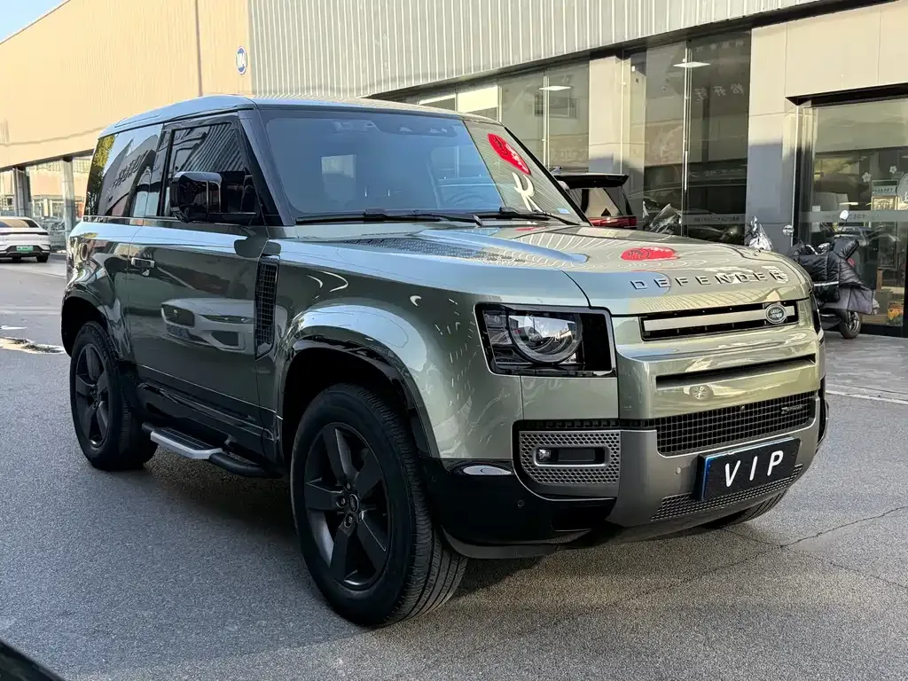 Land Rover Defender — фото 1