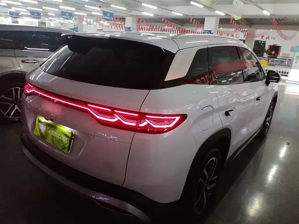 BYD L DM-i — фото 7