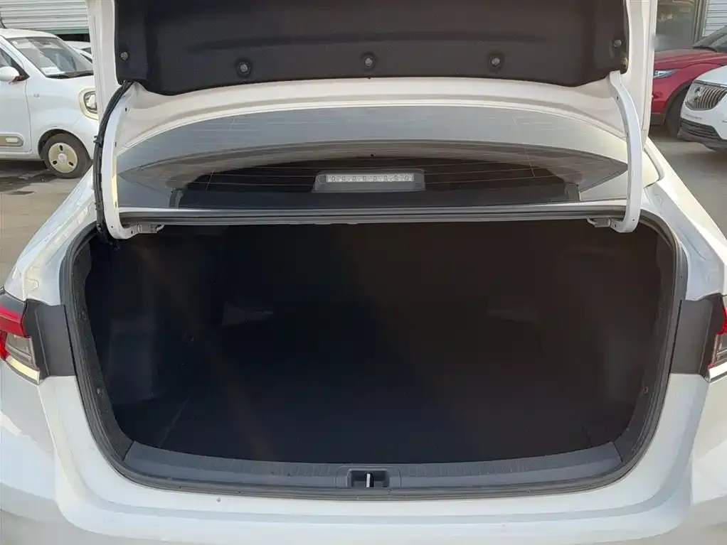 Toyota Corolla — фото 9