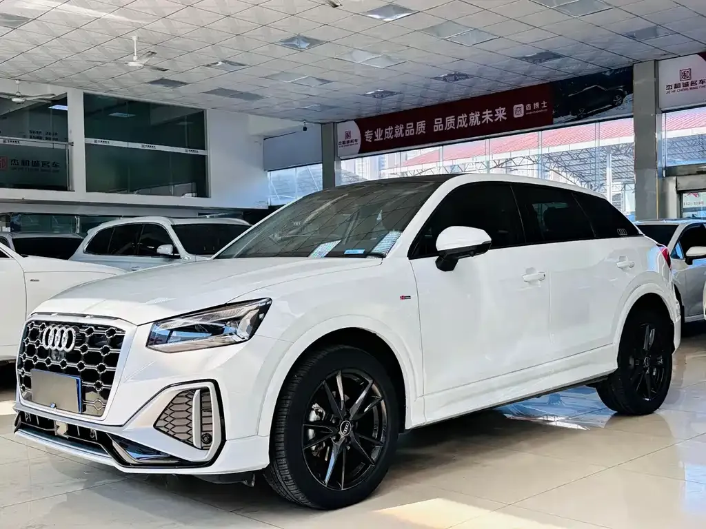 Audi Q2L 2023 из CN, фото 1