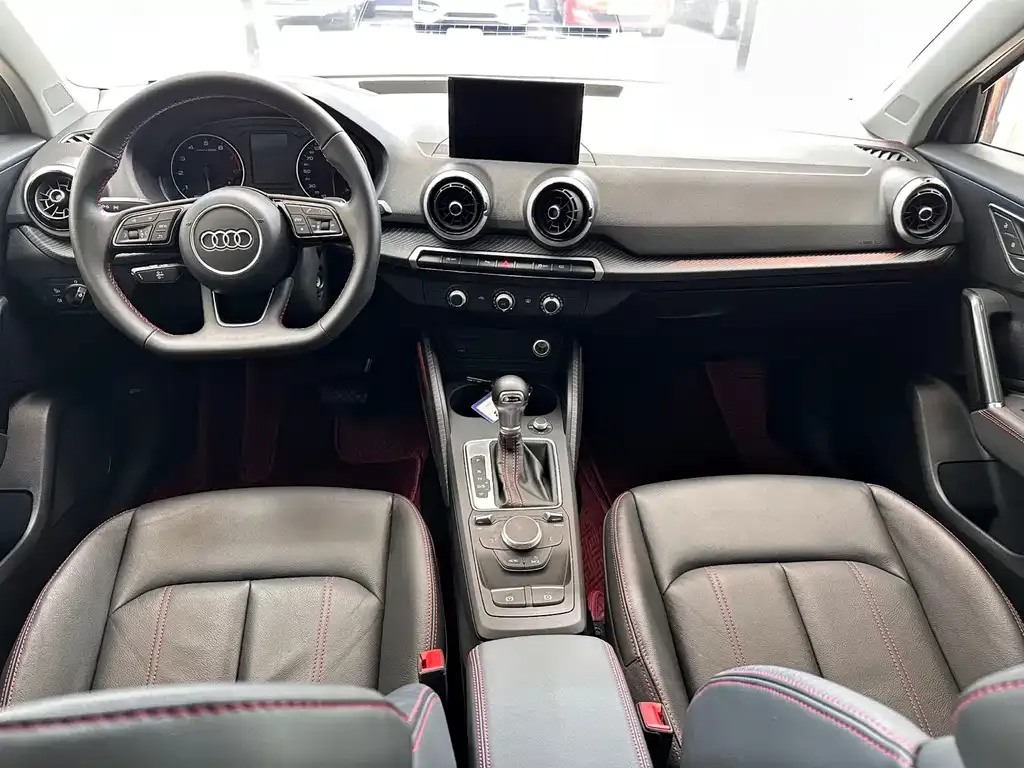 Audi Q2L 2023 из CN, фото 7