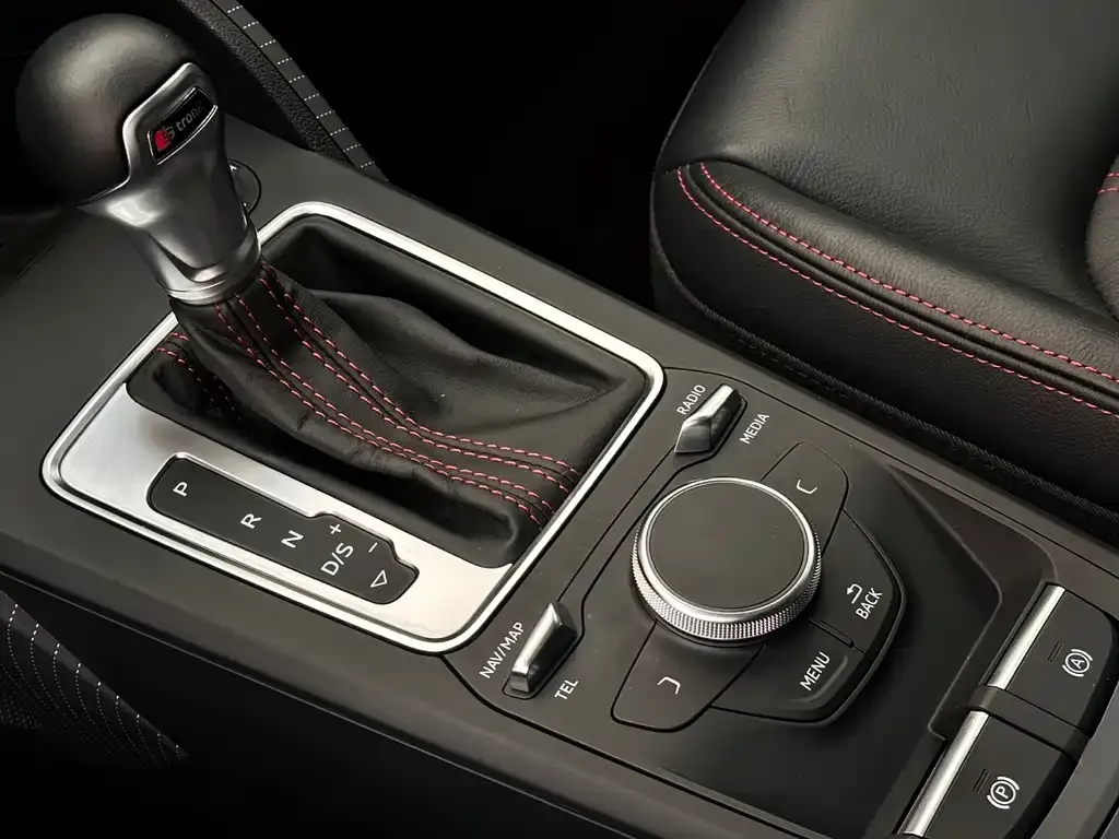 Audi Q2L 2023 из CN, фото 9