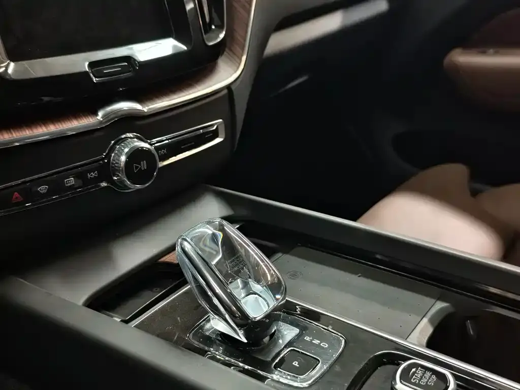 Volvo XC60 2025 из CN, фото 6