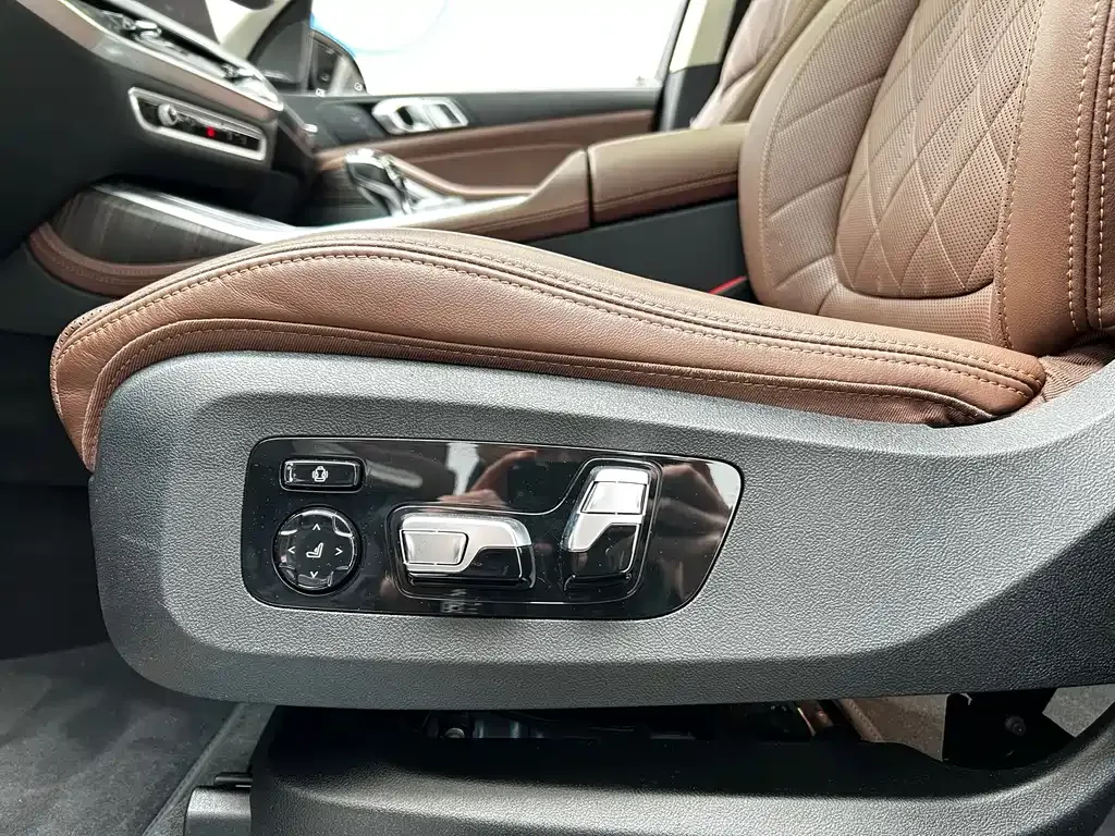 BMW X7 — фото 7