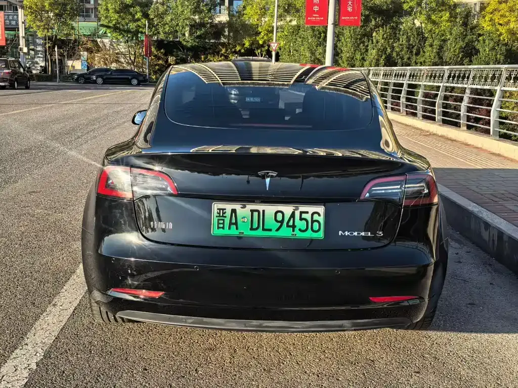 Tesla Model 3 — фото 5