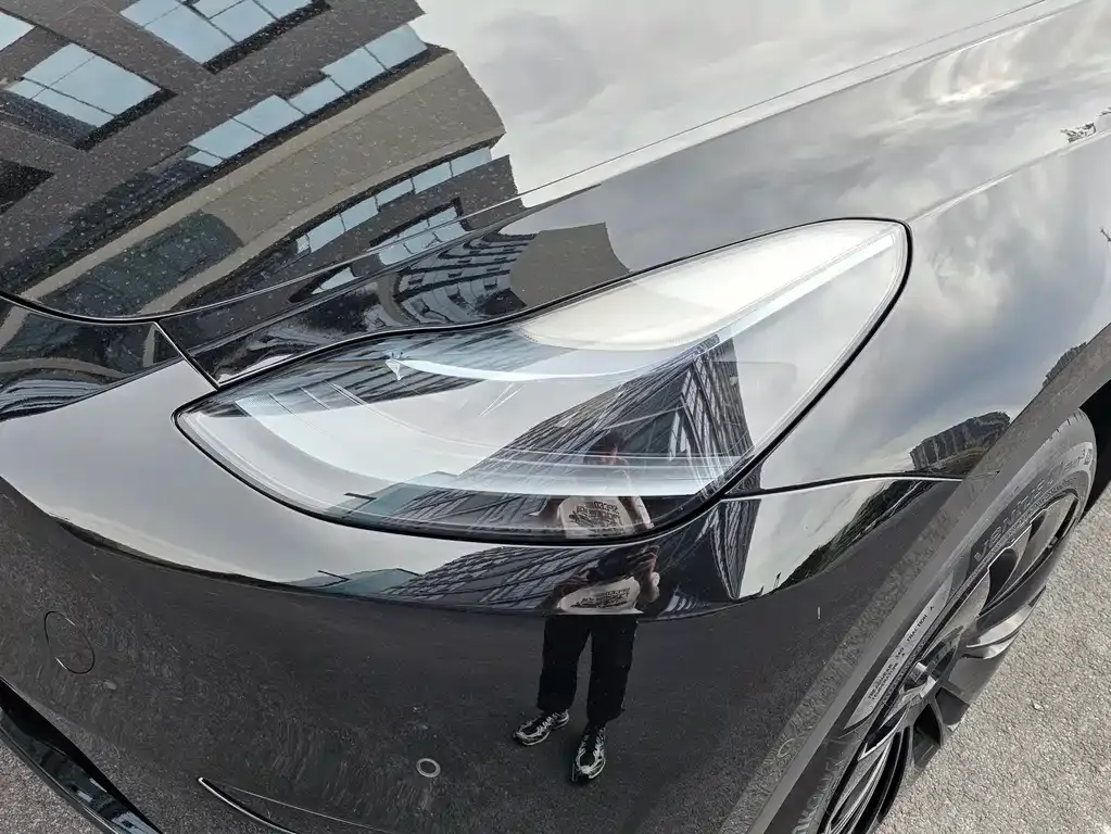 Tesla Model Y — фото 9