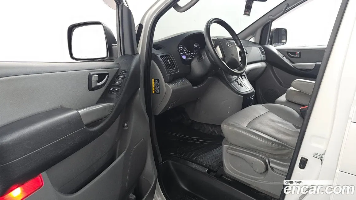 Hyundai Starex — фото 10