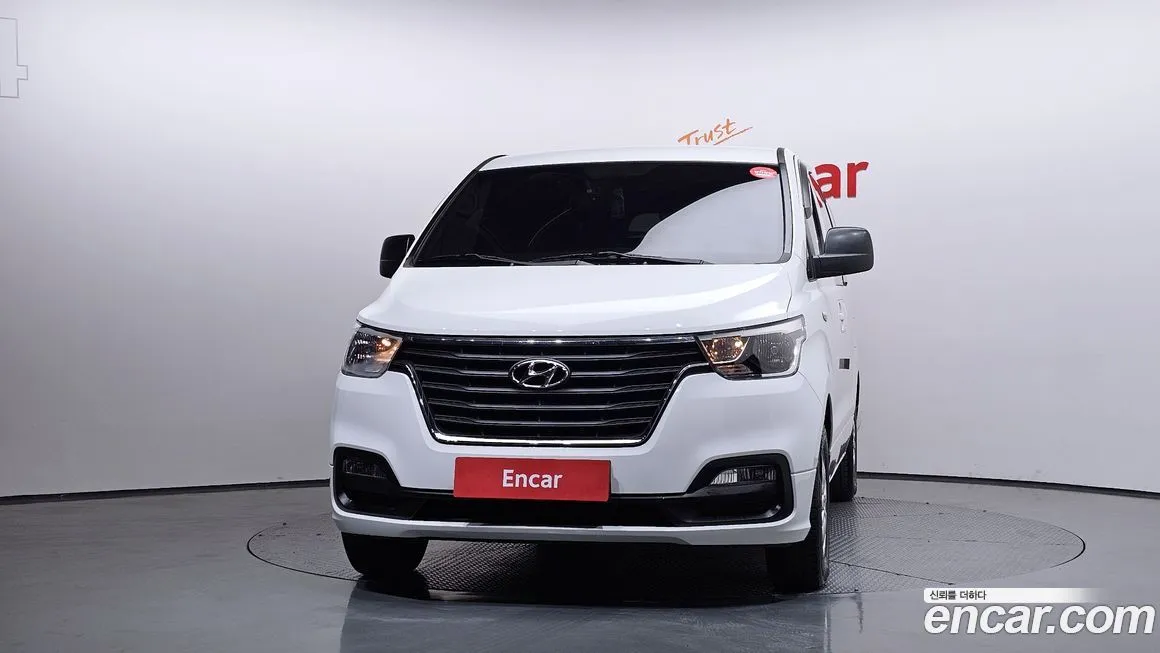 Hyundai Starex — фото 3