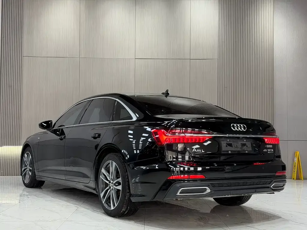 Audi A6L — фото 5