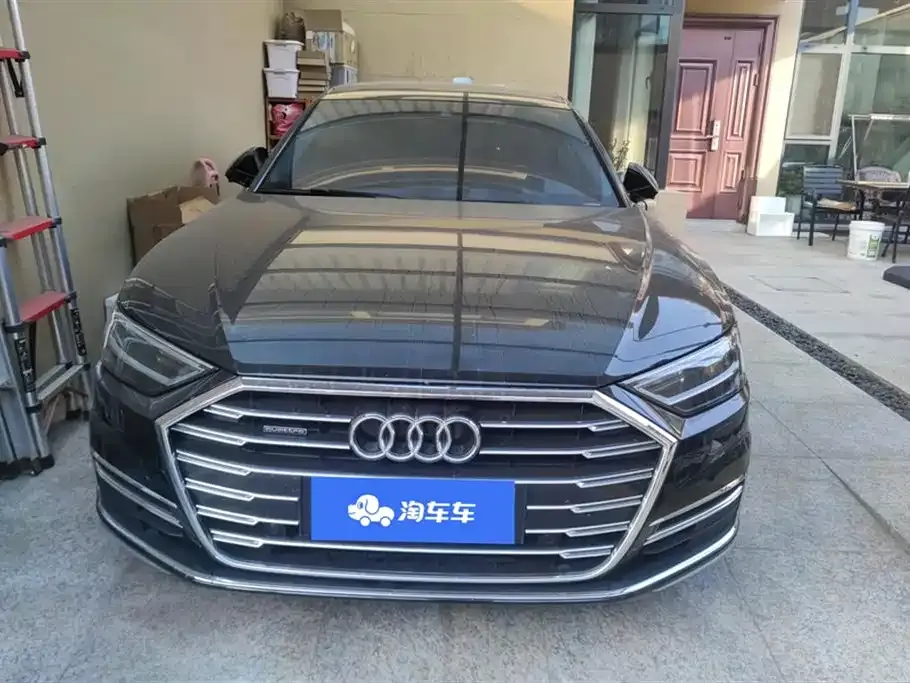 Audi A8 — фото 2