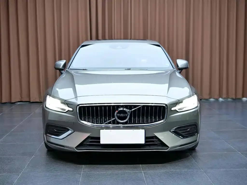 Volvo S60 — фото 2