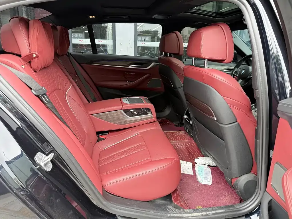 BMW 5 Series — фото 10