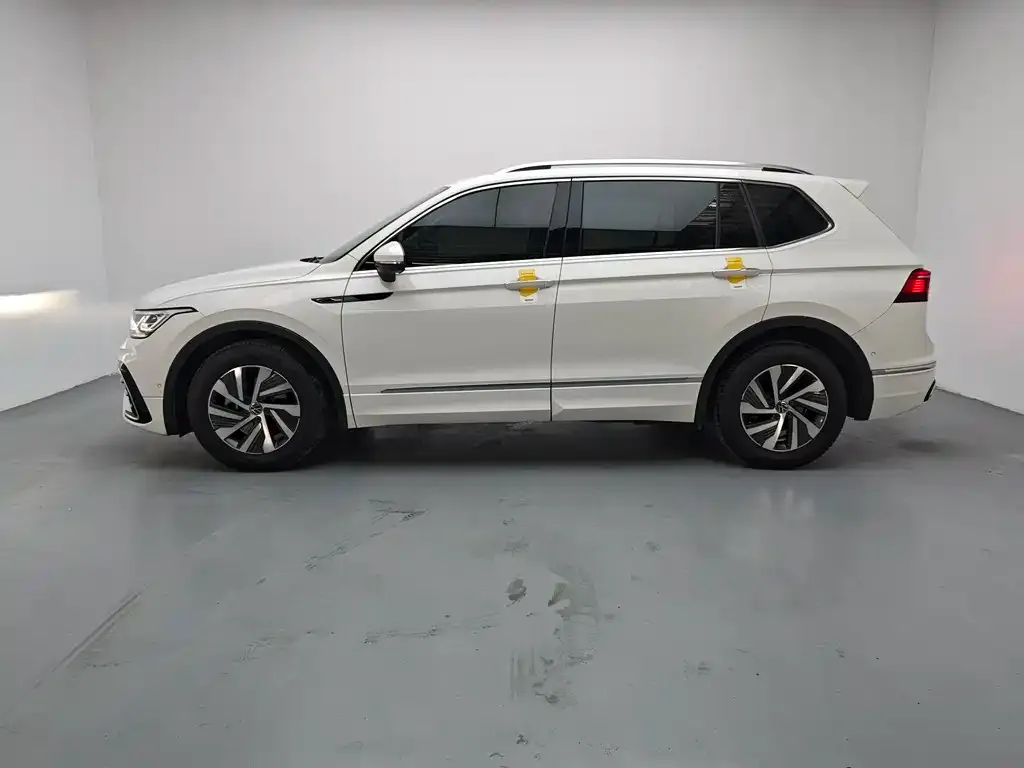 Volkswagen Tiguan L New Energy — фото 4