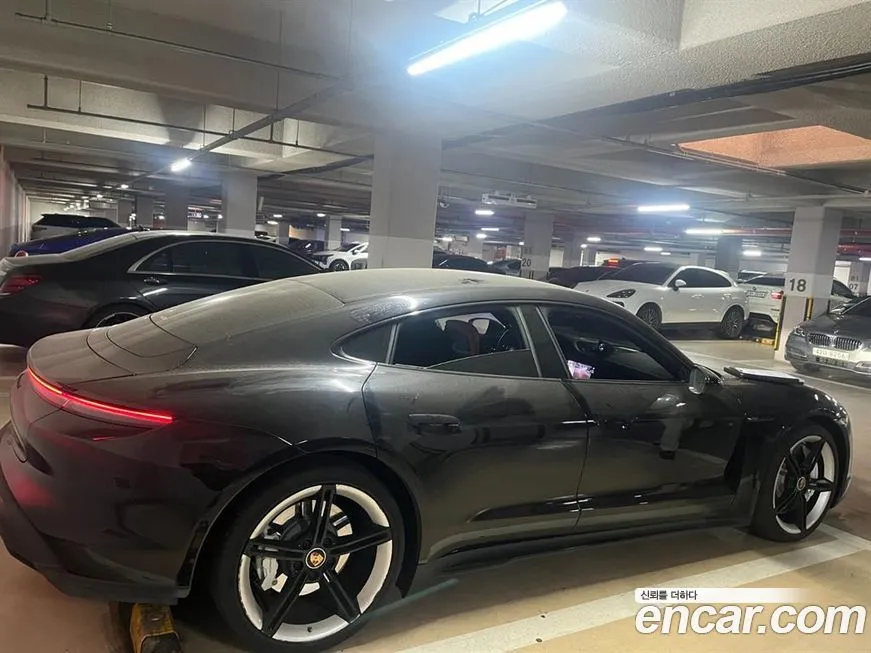 Porsche Taycan 2021 из KR, фото 1