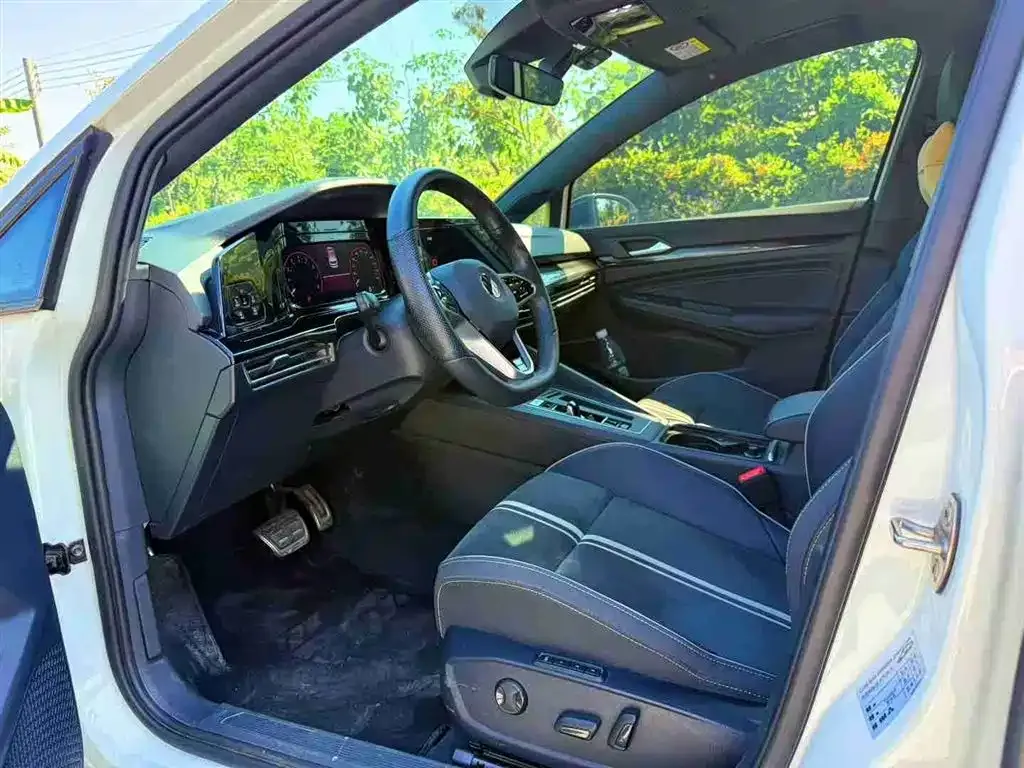 Volkswagen Golf 2022 из CN, фото 4