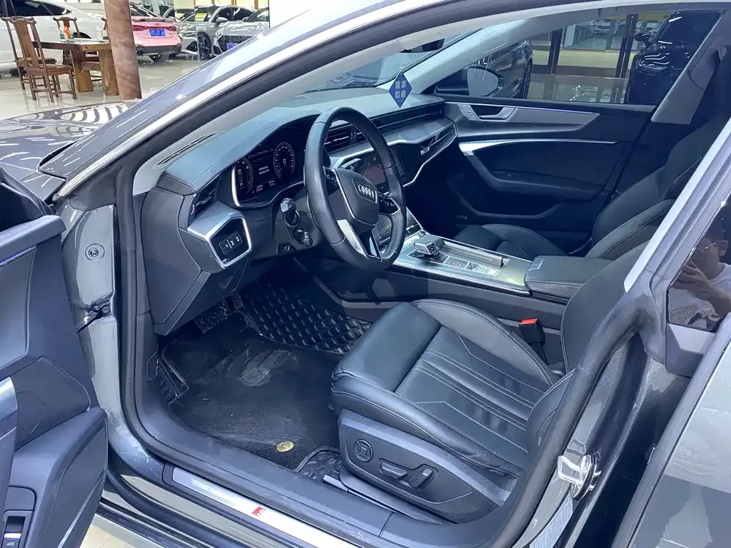 Audi A7 2024 из CN, фото 6