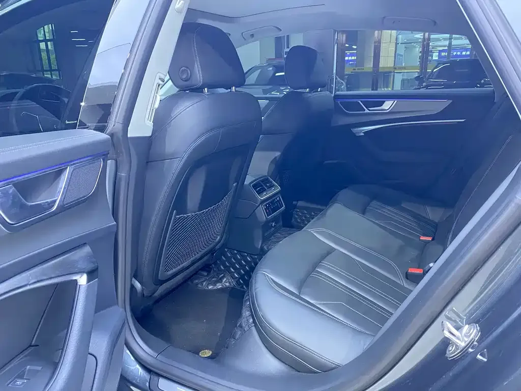 Audi A7 2024 из CN, фото 7
