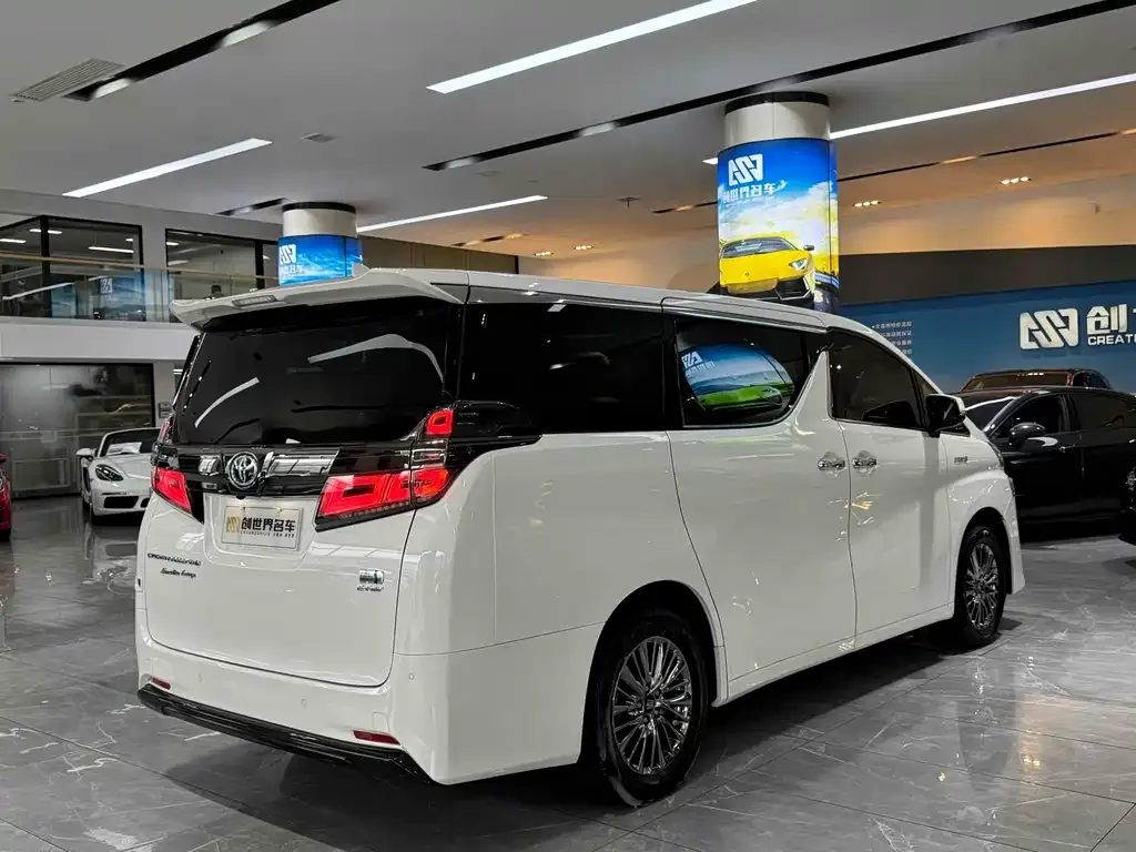 Toyota Vellfire 2023 из CN, фото 4