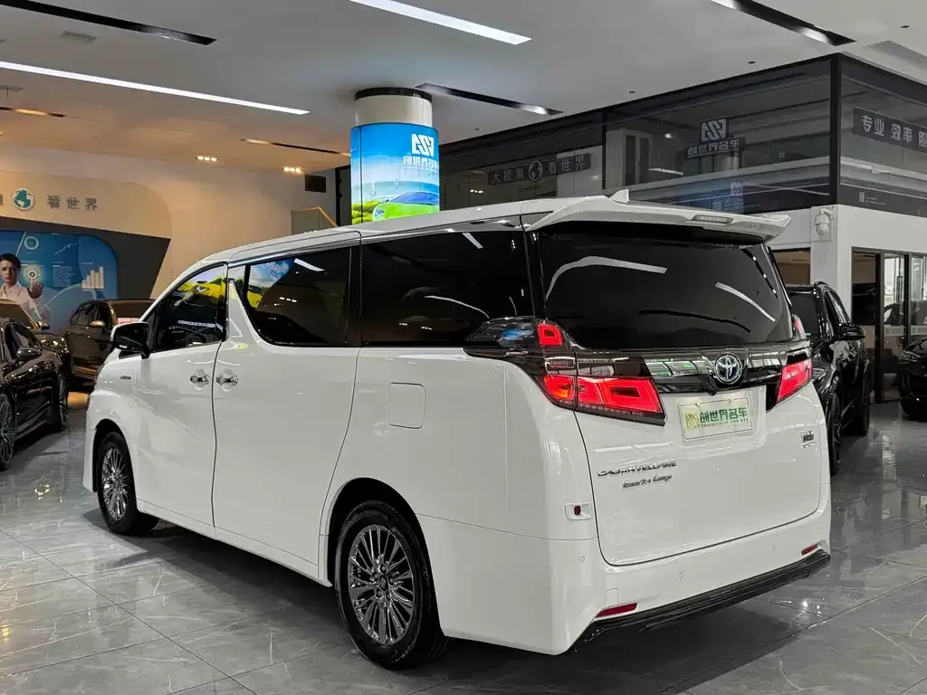 Toyota Vellfire 2023 из CN, фото 6