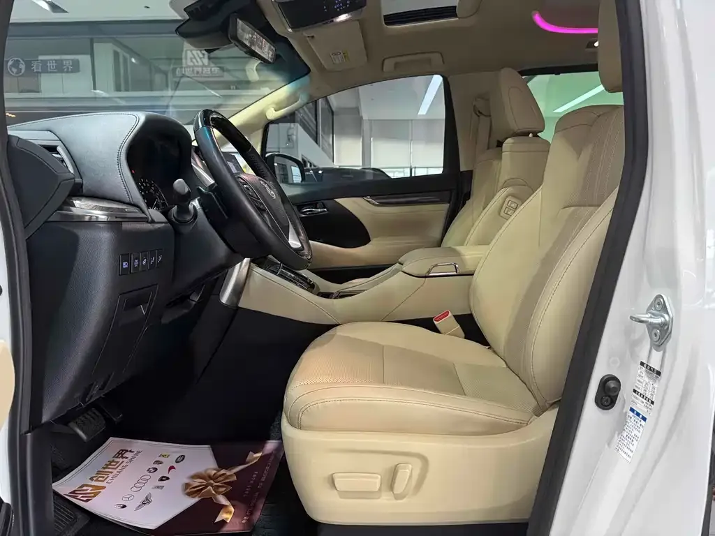 Toyota Vellfire 2023 из CN, фото 7