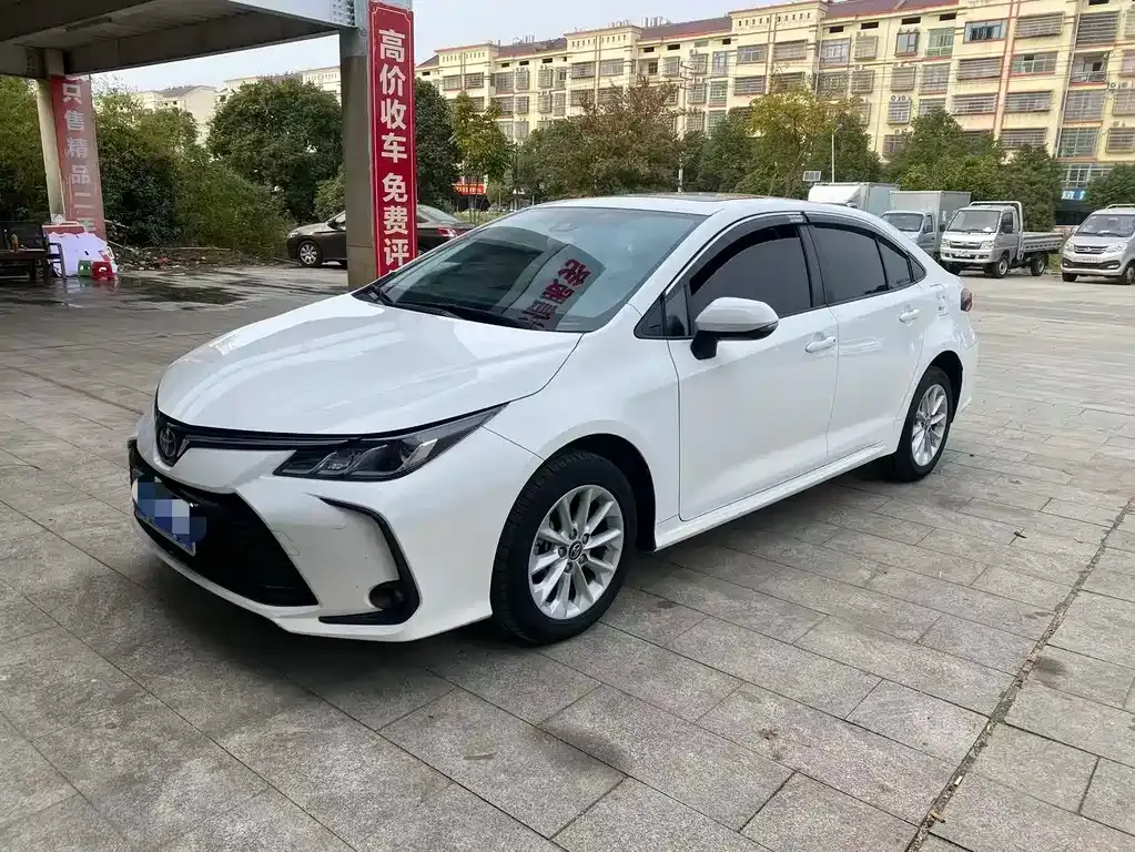 Toyota Corolla — фото 1