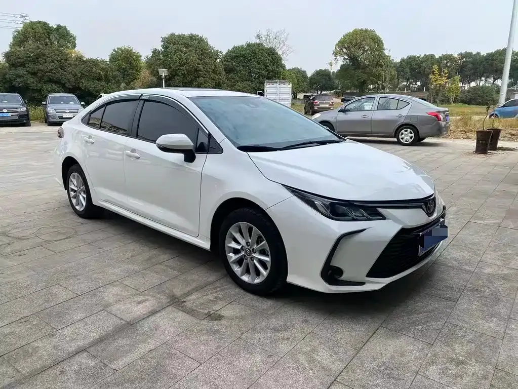 Toyota Corolla — фото 3