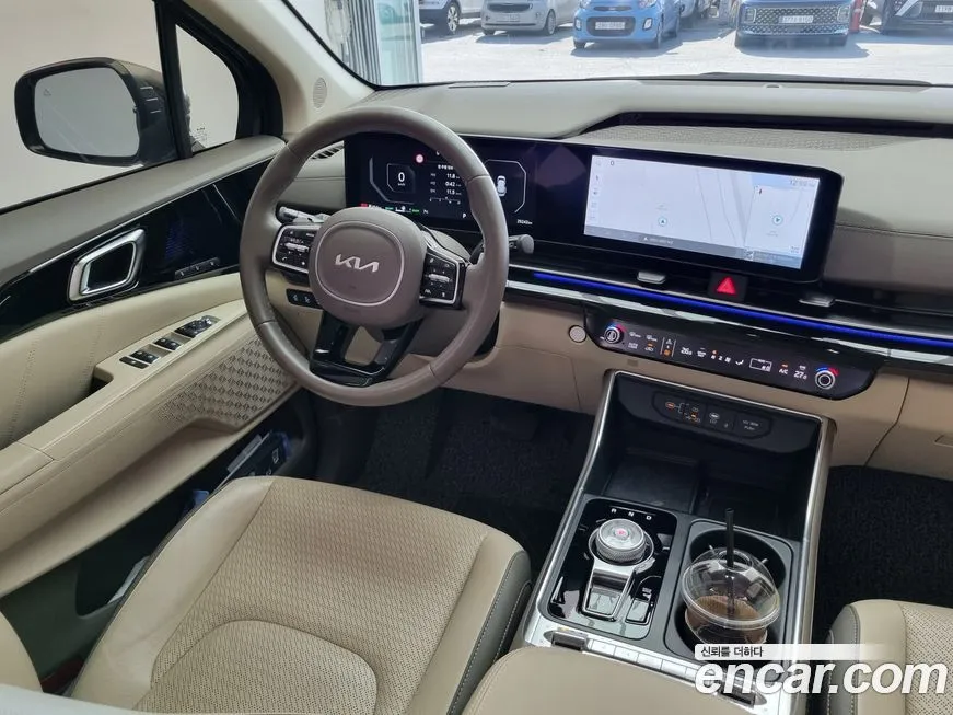 Kia Carnival — фото 10