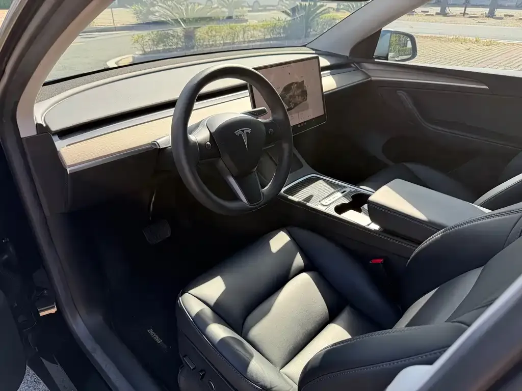Tesla Model Y — фото 4
