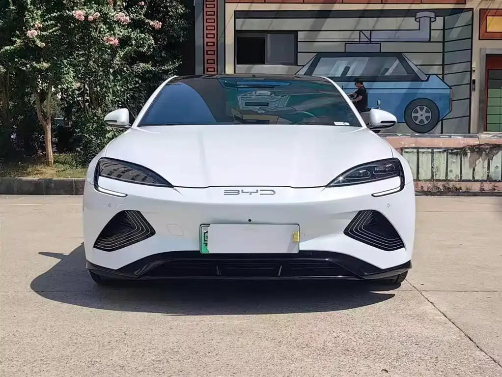 BYD Seal — фото 2