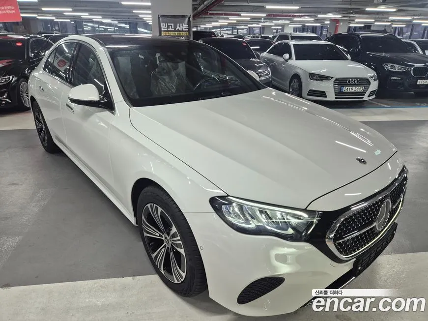 Mercedes-Benz E-Class — фото 7
