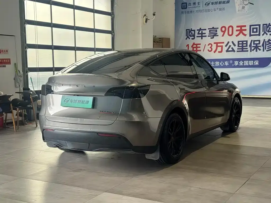 Tesla Model Y — фото 7