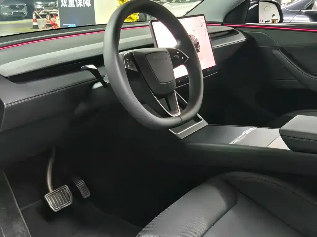 Tesla Model Y — фото 4