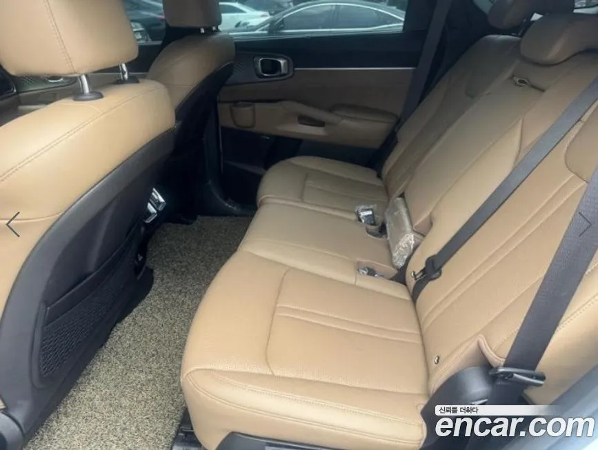 Kia Sorento — фото 6