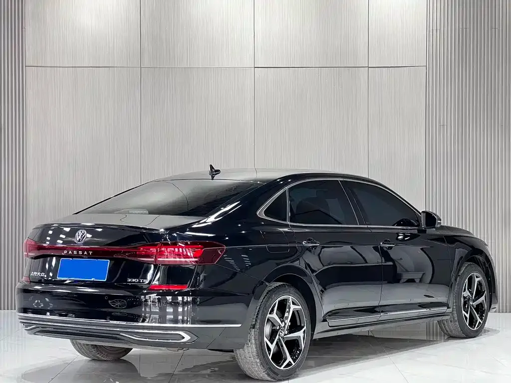 Volkswagen Passat — фото 4