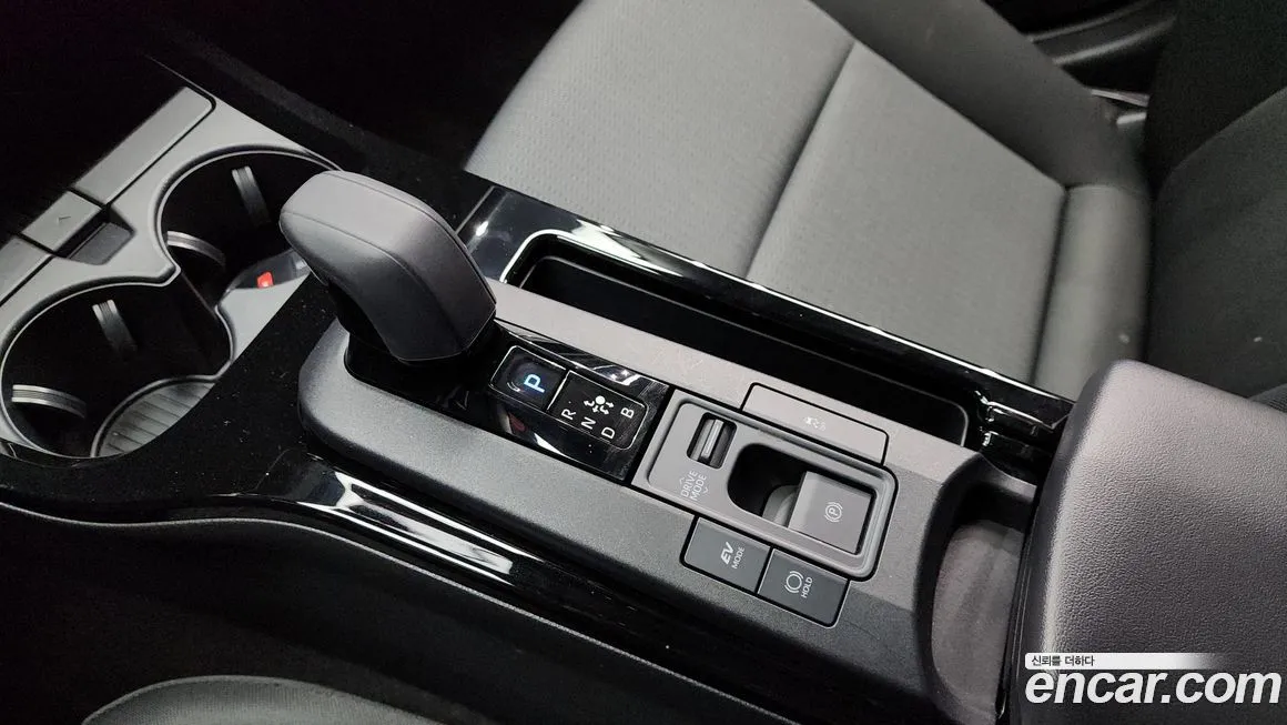 Toyota Prius 2024 из KR, фото 9