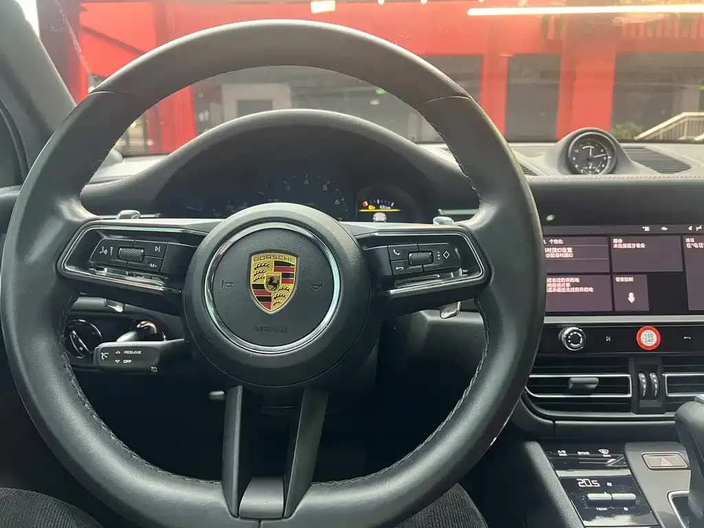 Porsche Macan — фото 10
