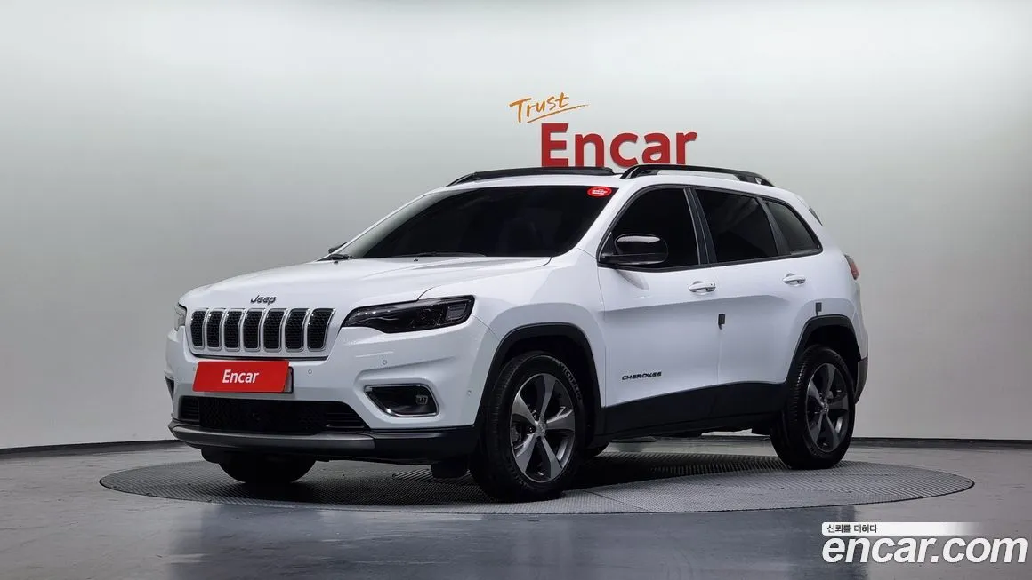 Jeep Cherokee — фото 1