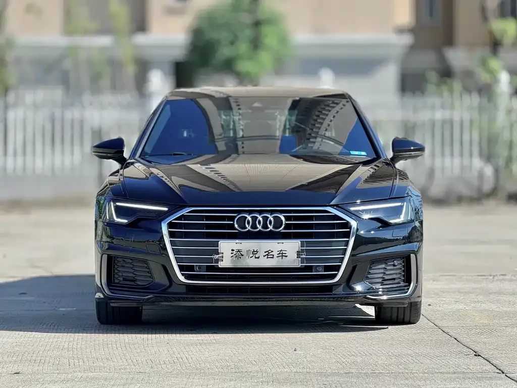 Audi A6L — фото 1