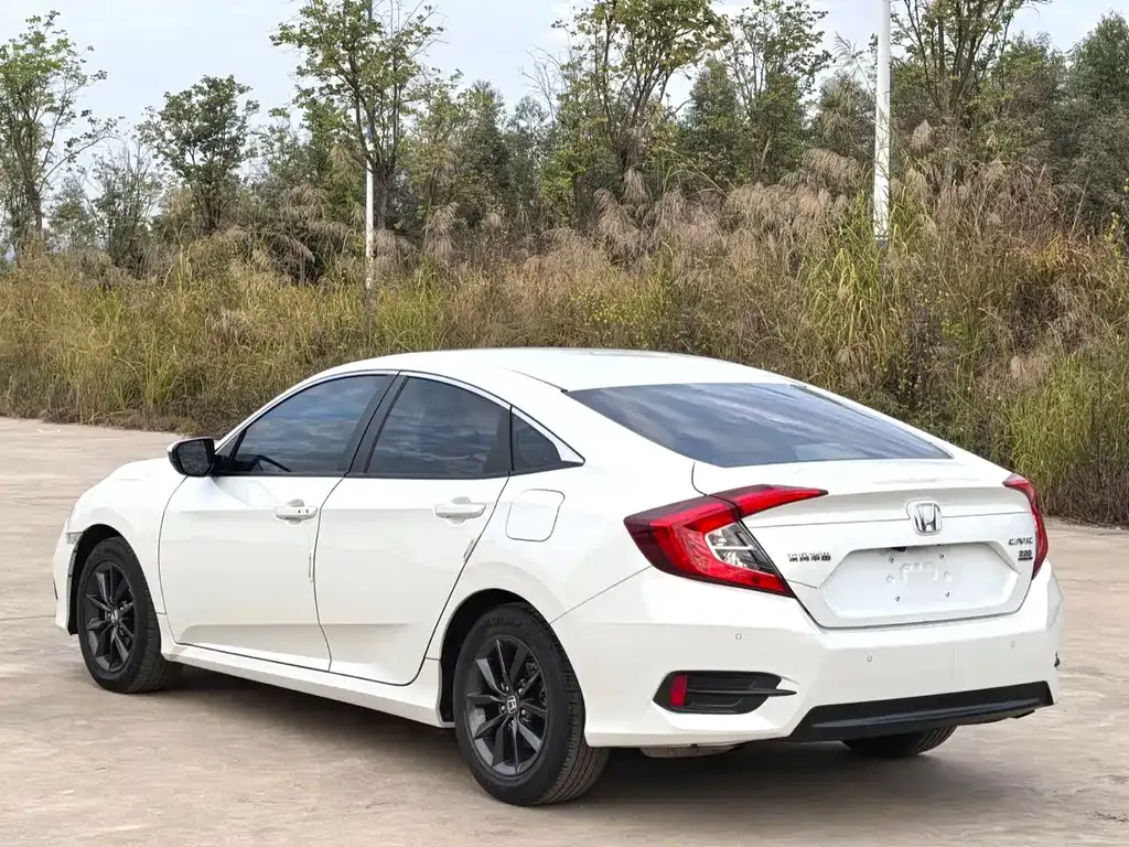 Honda Civic — фото 9