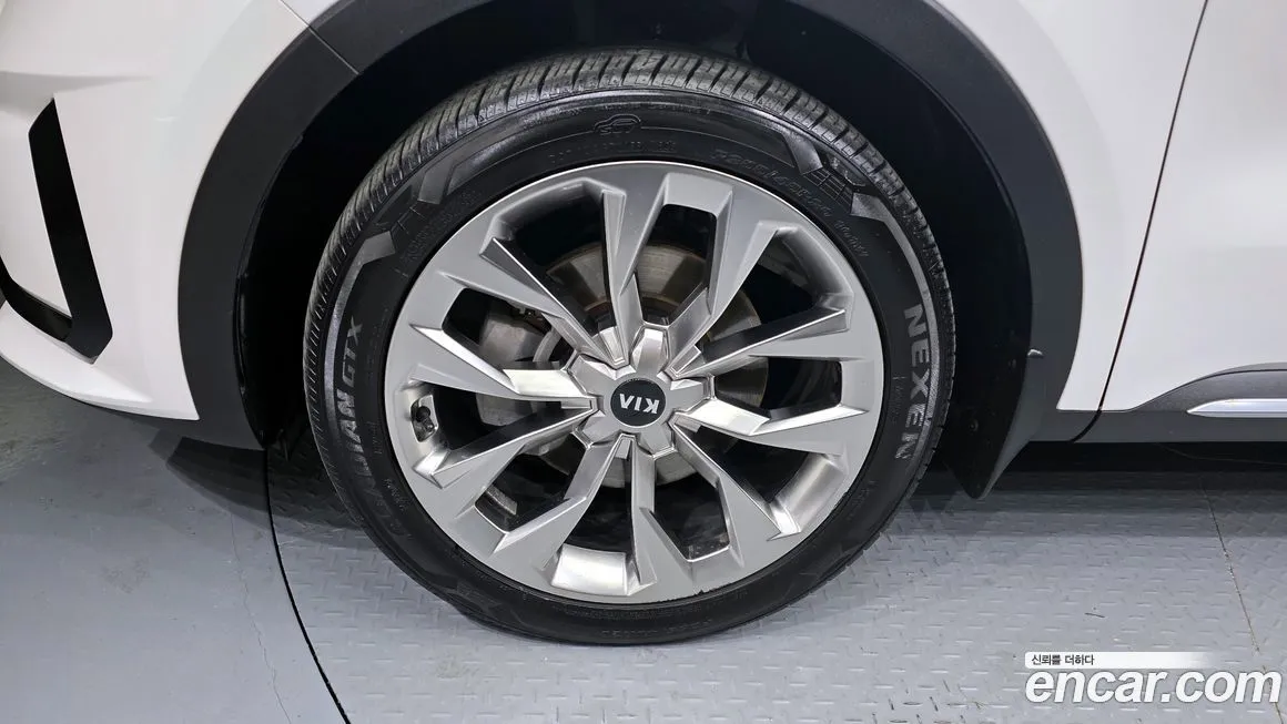 Kia Sorento — фото 5